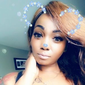Meet your Posher, Monique